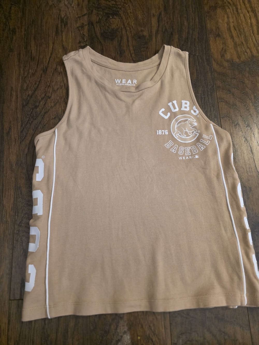 Wear by Erin Andrews Women's Cubs Baseball Tank Top - Tan